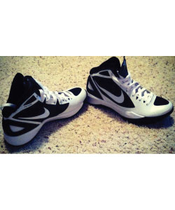 picture of basketball shoes